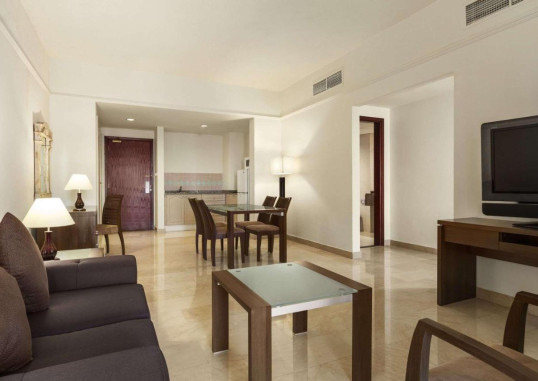 RAMADA BEACH HOTEL AJMAN 24