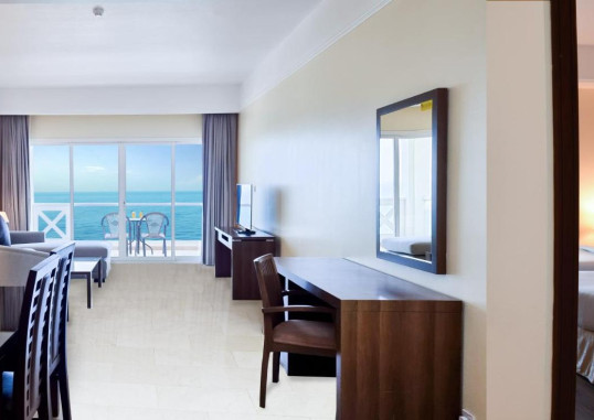 RAMADA BEACH HOTEL AJMAN 32