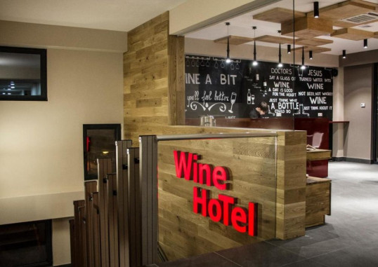 WINE HOTEL 1