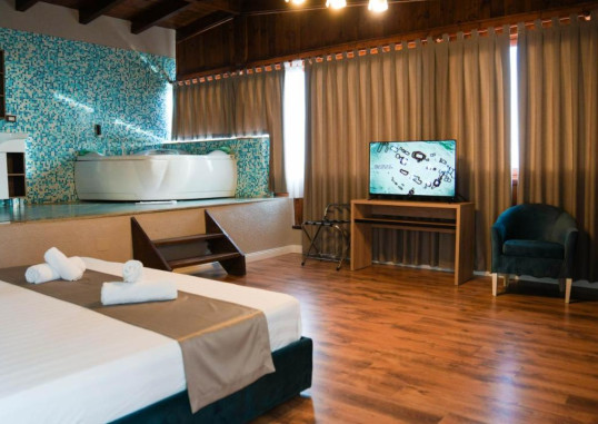 MAJESTIC HOTEL 9