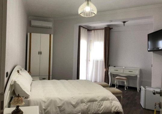 MAJESTIC HOTEL 21
