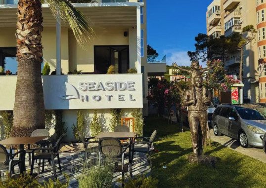 SEASIDE HOTEL 1