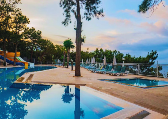SENZA GARDEN HOLIDAY CLUB 2