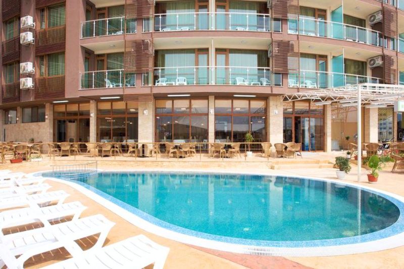 Puikus pasirinkimas draugų atostogoms – Bulgarijos 3* SEA BREEZE HOTEL