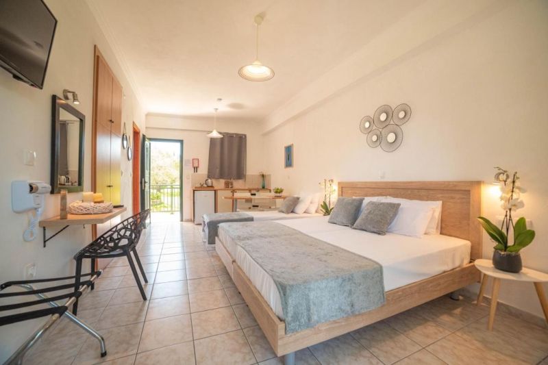 apsistokite YIANETTA COMPLEX viešbutyje už gerą kainą. 