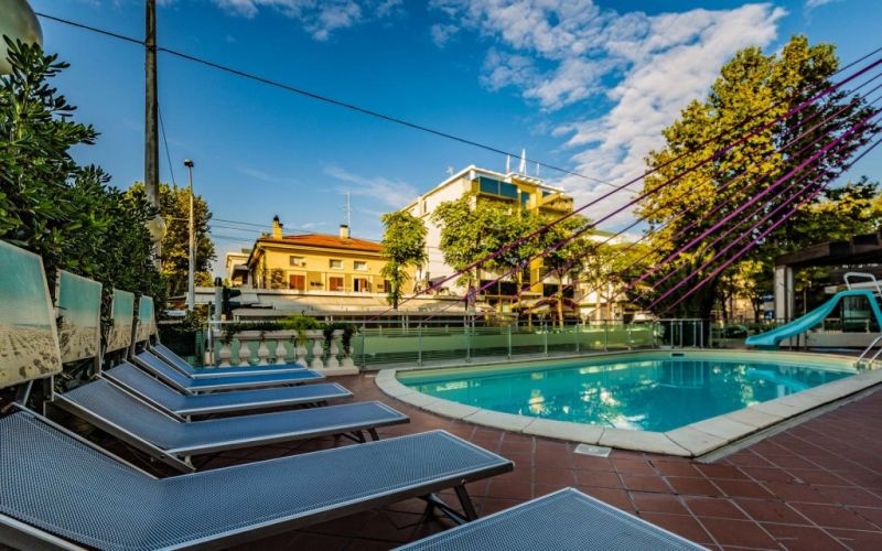 apsistokite HOTEL EXECUTIVE LA FIORITA viešbutyje už gerą kainą. 