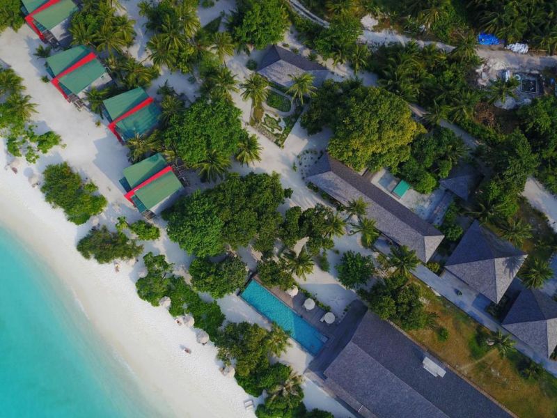 Patirkite užburiantį salos gyvenimą 4* THE BAREFOOT ECO HOTEL Maldyvuose! 1