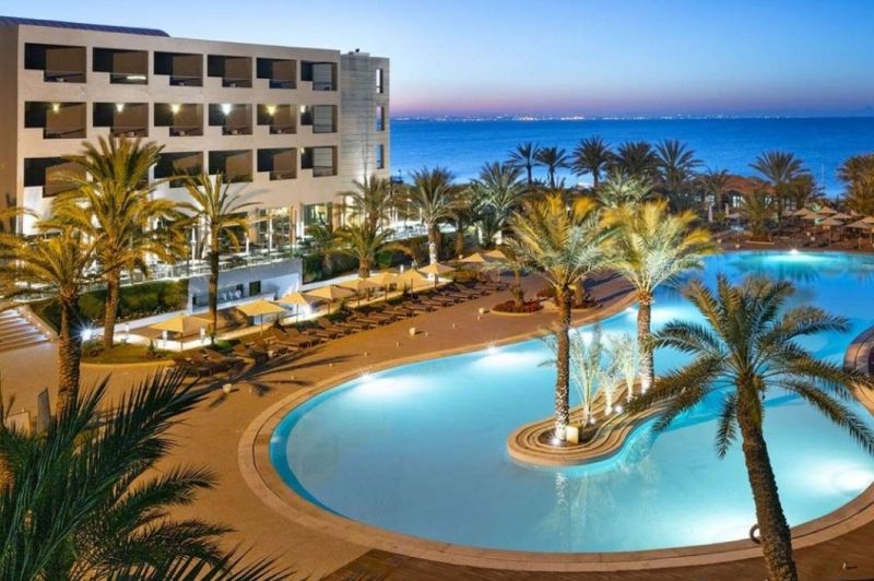 apsistokite ROSA BEACH THALASSO viešbutyje už gerą kainą. 