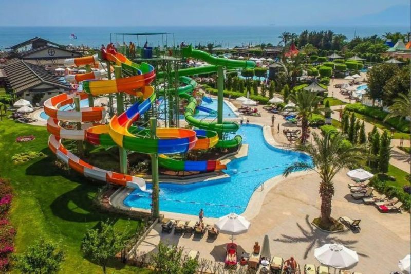 apsistokite LIMAK LARA DELUXE HOTEL & RESORT viešbutyje už gerą kainą. 