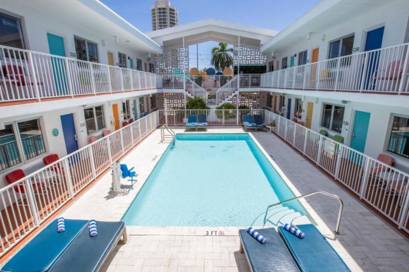 apsistokite WATERSIDE HOTEL & SUITES viešbutyje už gerą kainą. 