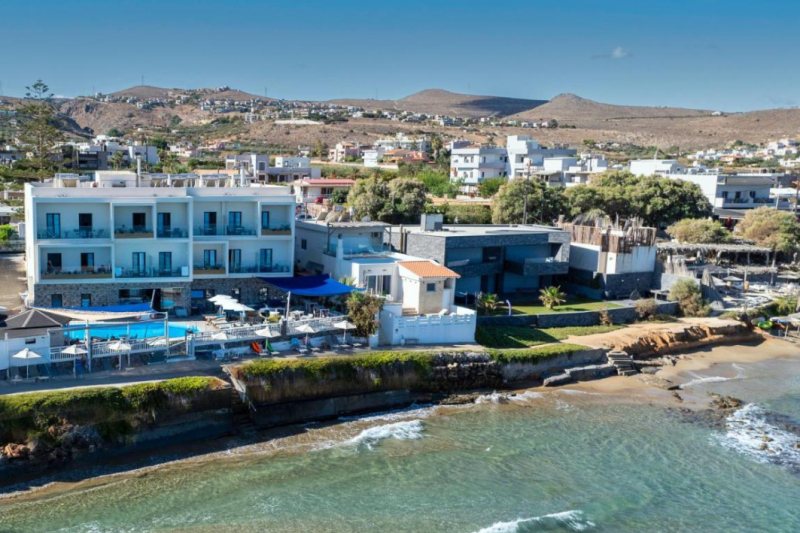 apsistokite SUNSET BEACH KOKKINI HANI viešbutyje už gerą kainą. 