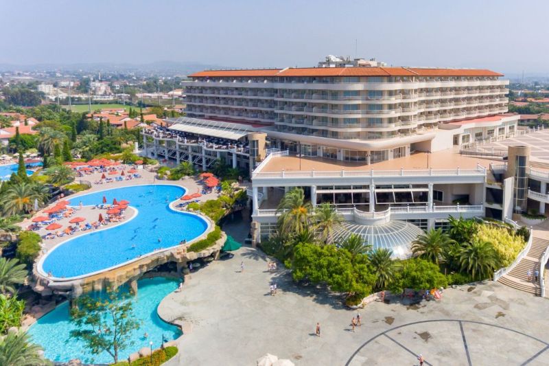 apsistokite STARLIGHT RESORT HOTEL viešbutyje už gerą kainą. 
