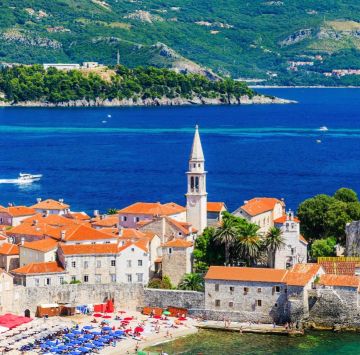 Pamatyk kalnus, Kotoro įlanką, o galbūt leiskis į dienos ekskursiją į Kroatiją